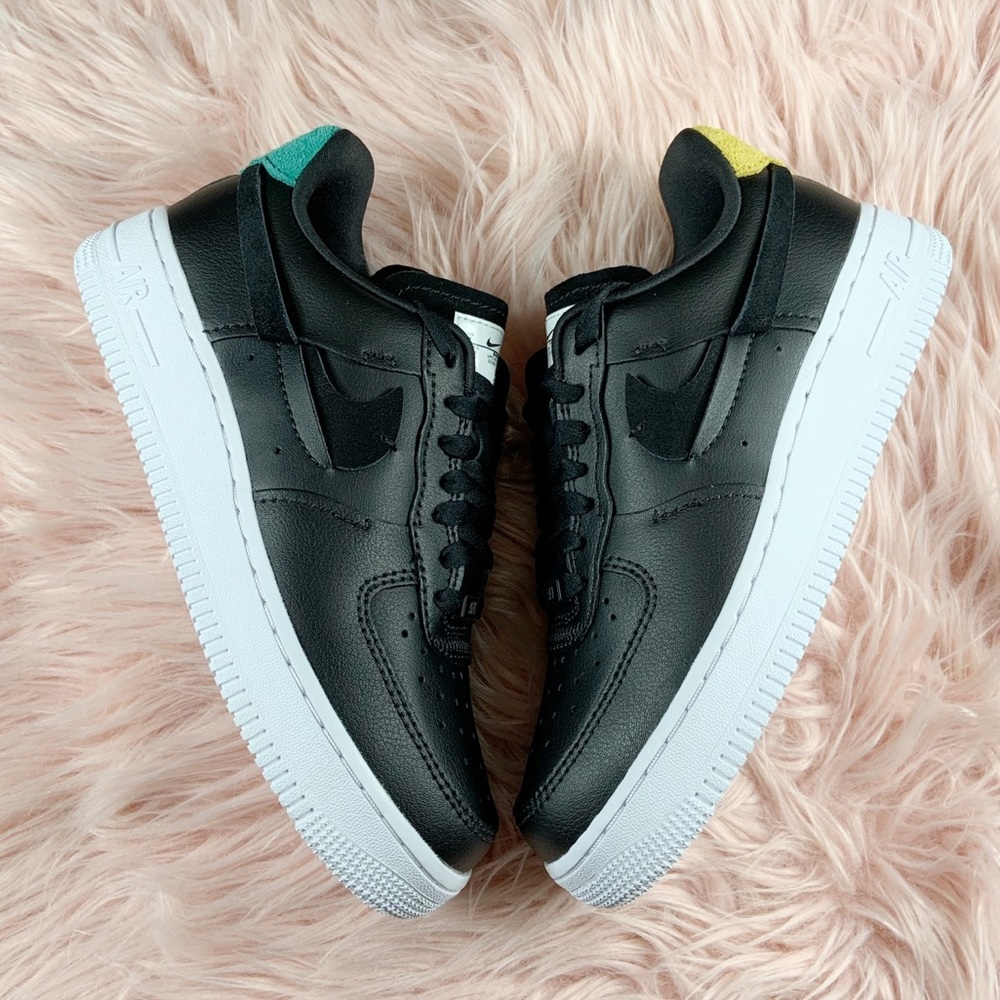 New Women’s Nike Air Force 1 ‘07 LX black leather - Picture 5 of 6